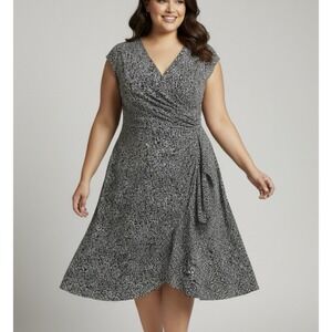 Ralph Lauren Black White Sleeveless Swing Flare Faux Wrap Stretch Dress Size 6